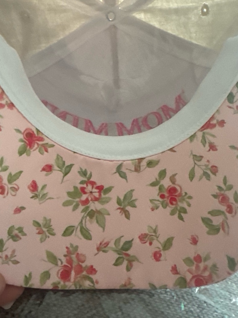 ๐ Zenana Outfitters Satin Cream and Pink Floral "MOMMIN'" Hat. Brand New!!๐๐ - Picture 3 of 4